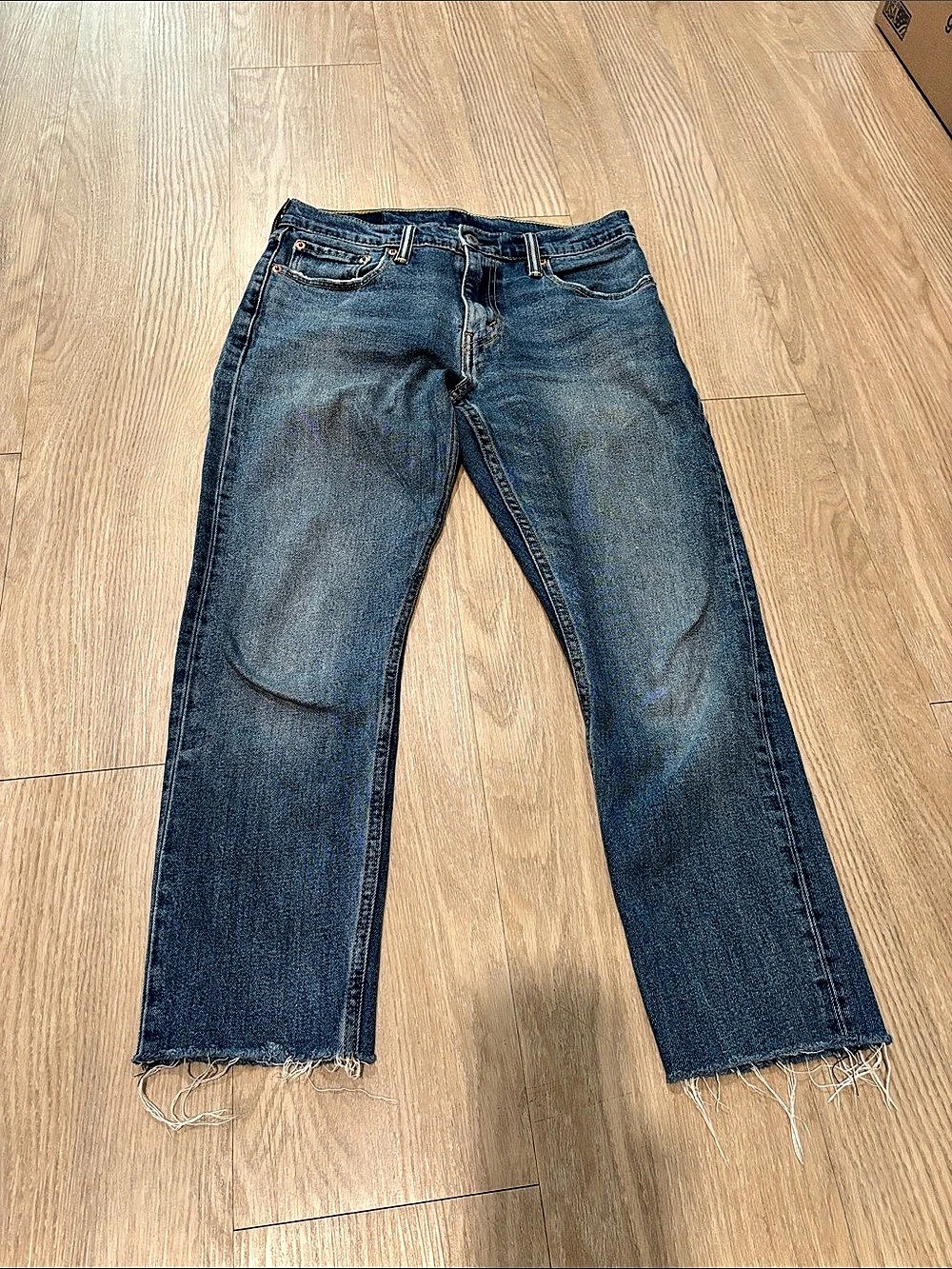 Levi’s Low Rise Medium Wash Petite Jeans